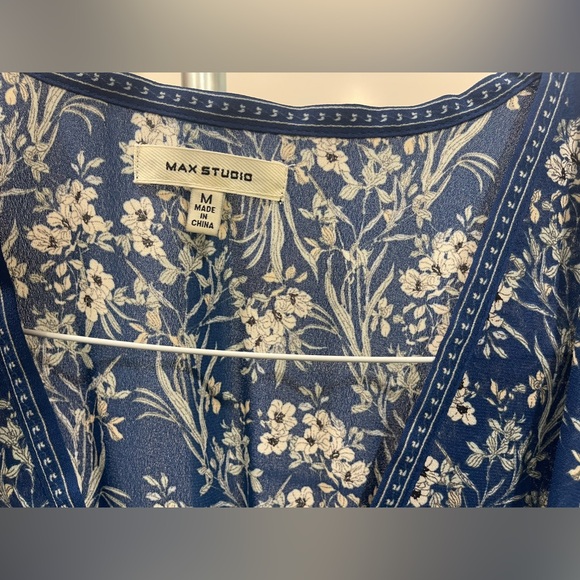 Max Studio floral dress - Picture 2 of 3